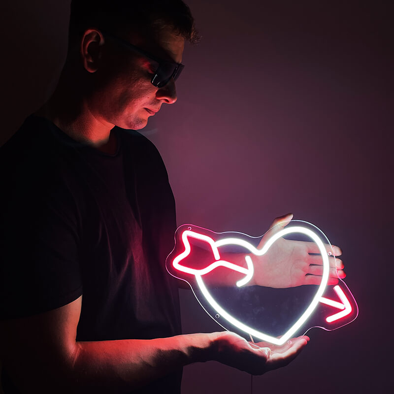 💘"Love Arrow" LED-Neonschild (25x35cm)(USB)