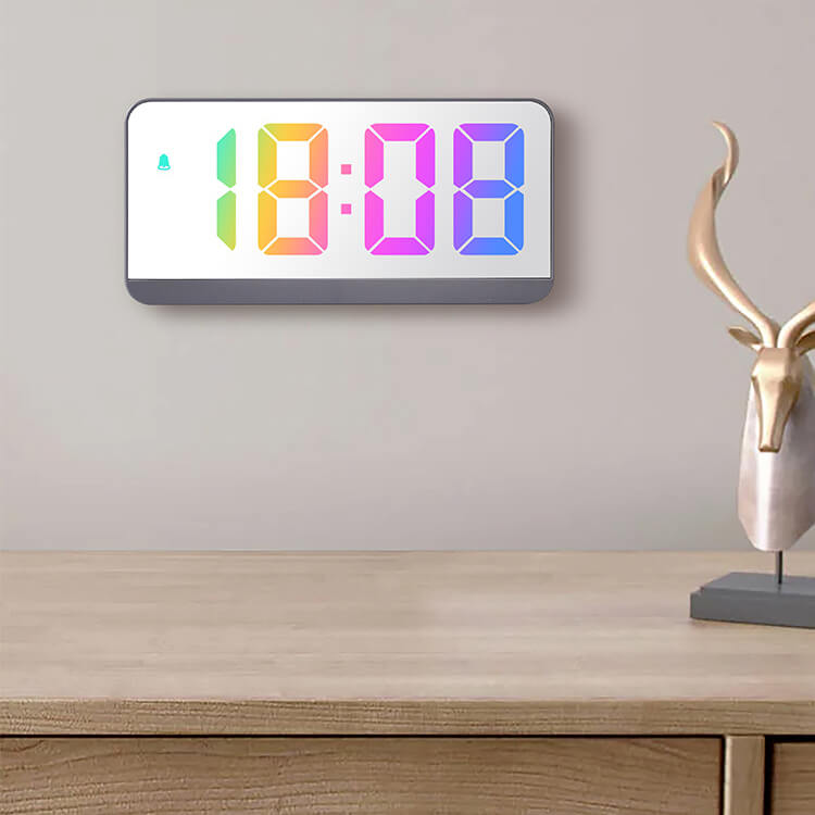*NEU* Farbige LED Spiegel-Uhr