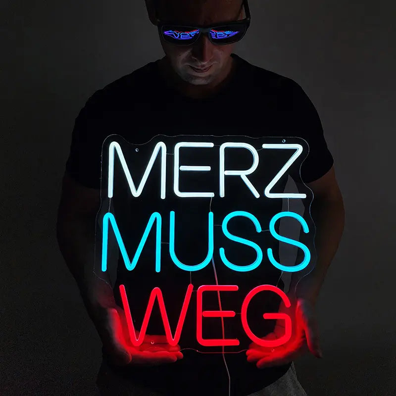 Custom-made Neon-Kunstwerk, das eine politische Aussage trifft und ideal für Protestveranstaltungen oder als politische Dekoration ist.