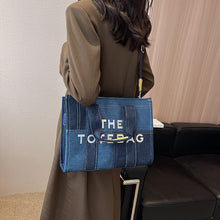 Laden Sie das Bild in den Galerie-Viewer, &quot;THE TOTE BAG&quot; Schultertasche im Jeans-Stil für Frauen in Klein &amp; Groß
